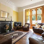 Host & - Chatsworth Townhouse Ii