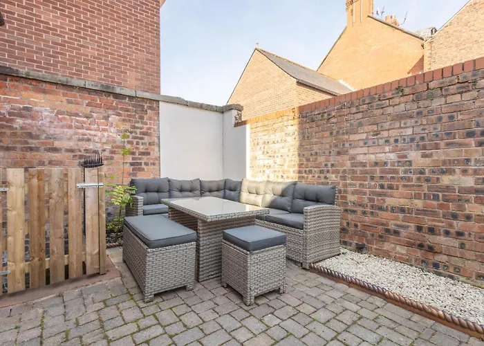 Host & - Chatsworth Townhouse Ii